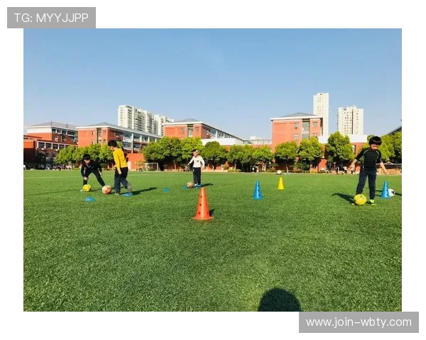 万博足球官网入口下载：支持多设备登录随时随地享受足球激情